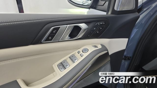 BMW X7 (G07) xDrive 40i Design Pure Excellence Frist Edition 6STR 2023 — фото 35