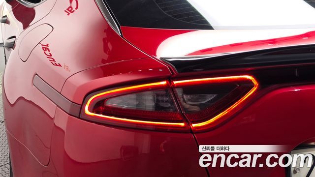 Kia Stinger 2.0 Turbo 2WD Platinum 2019 — фото 23