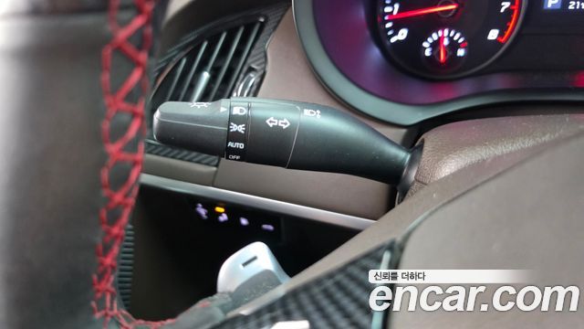 Kia Stinger 2.0 Turbo 2WD Platinum 2019 — фото 29