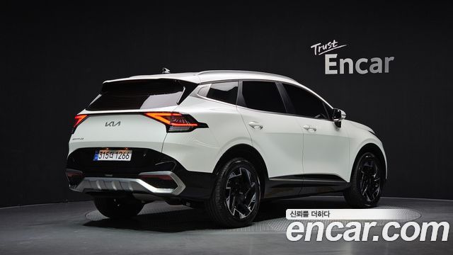 Kia Sportage (V) Diesel 2.0 2WD Prestige 2023 — фото 2