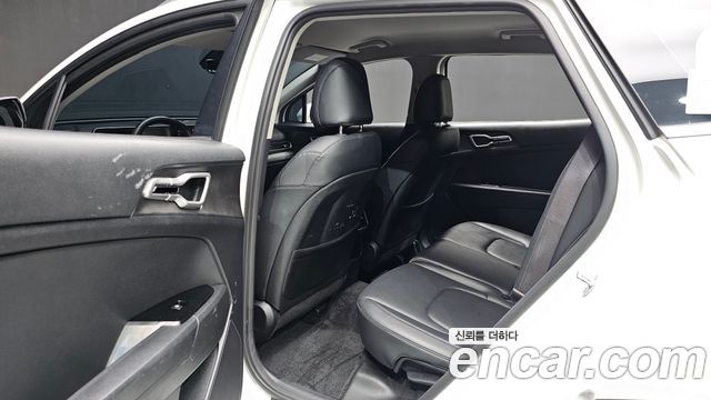 Kia Sportage (V) Diesel 2.0 2WD Prestige 2023 — фото 12