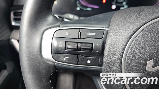 Kia Sportage (V) Diesel 2.0 2WD Prestige 2023 — фото 17