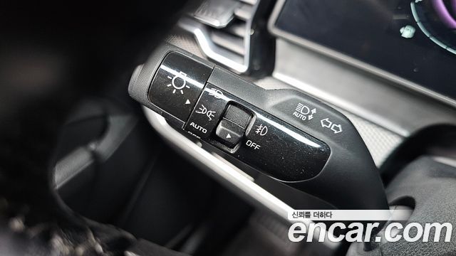 Kia Sportage (V) Diesel 2.0 2WD Prestige 2023 — фото 19