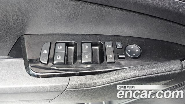 Kia Sportage (V) Diesel 2.0 2WD Prestige 2023 — фото 28