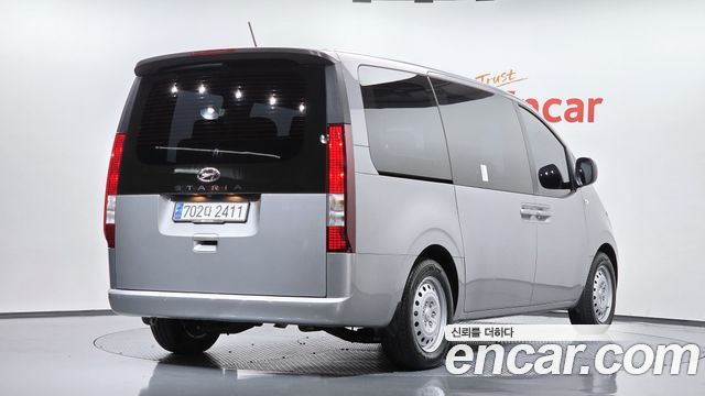Hyundai Staria Tourer 11-Seater Smart 2024 — фото 2