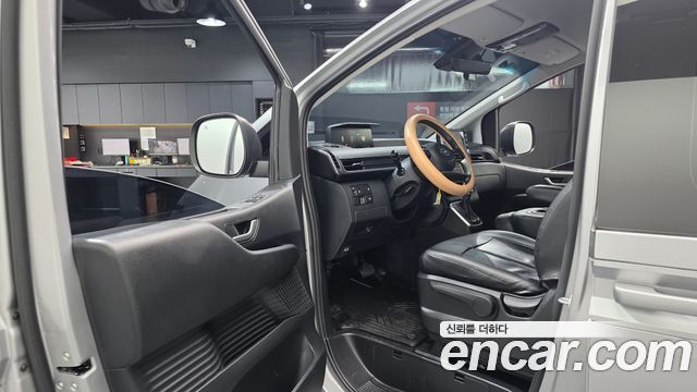 Hyundai Staria Tourer 11-Seater Smart 2024 — фото 10