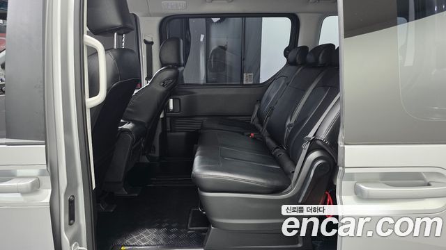 Hyundai Staria Tourer 11-Seater Smart 2024 — фото 12