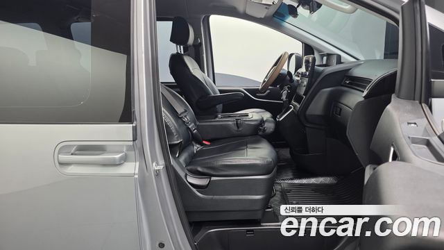 Hyundai Staria Tourer 11-Seater Smart 2024 — фото 26