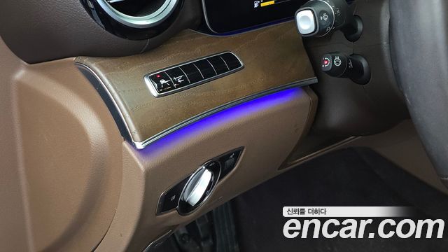 Mercedes-Benz E-Class (W213) E300e Exclusive 2019 — фото 17
