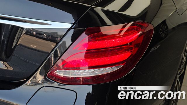 Mercedes-Benz E-Class (W213) E300e Exclusive 2019 — фото 23