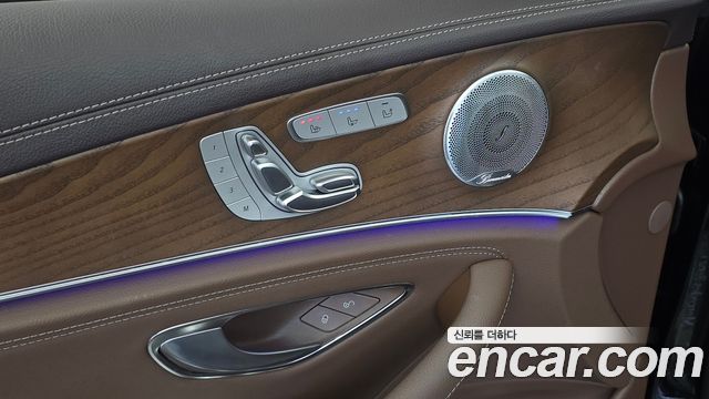 Mercedes-Benz E-Class (W213) E300e Exclusive 2019 — фото 28