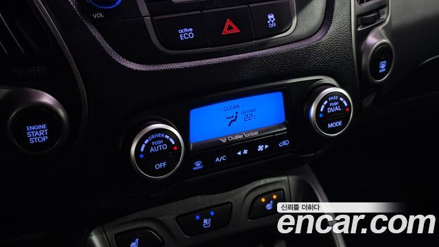 Hyundai Tucson ix Diesel(e-VGT) 2WD Smart special 2015 — фото 17