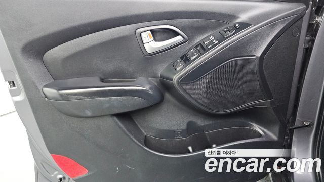 Hyundai Tucson ix Diesel(e-VGT) 2WD Smart special 2015 — фото 24