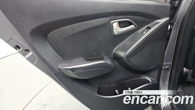 Hyundai Tucson ix Diesel(e-VGT) 2WD Smart special 2015 — фото 25
