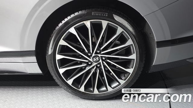 Hyundai Grandeur (GN7) 2,5 Gasoline 2WD Calligraphy 2023 — фото 5