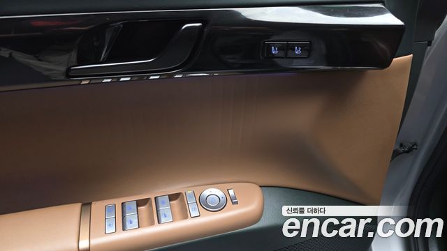 Hyundai Grandeur (GN7) 2,5 Gasoline 2WD Calligraphy 2023 — фото 34