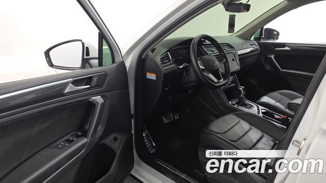 Volkswagen Tiguan (II) 2.0 TDI Premium 2021 — фото 10
