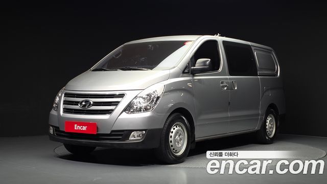Hyundai Grand Starex 5-Seater VAN Smart