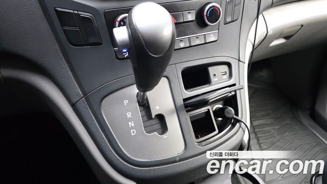 Hyundai Grand Starex 5-Seater VAN Smart 2017 — фото 9