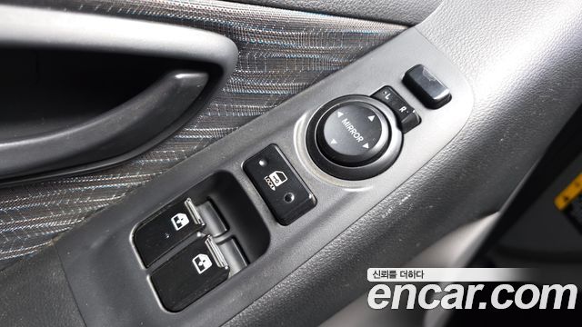 Hyundai Grand Starex 5-Seater VAN Smart 2017 — фото 14