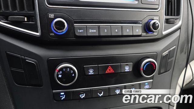 Hyundai Grand Starex 5-Seater VAN Smart 2017 — фото 17