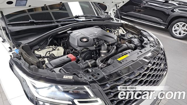 Land Rover Range Rover Velar 3.0 D300 R-Dynamic HSE 2018 — фото 6