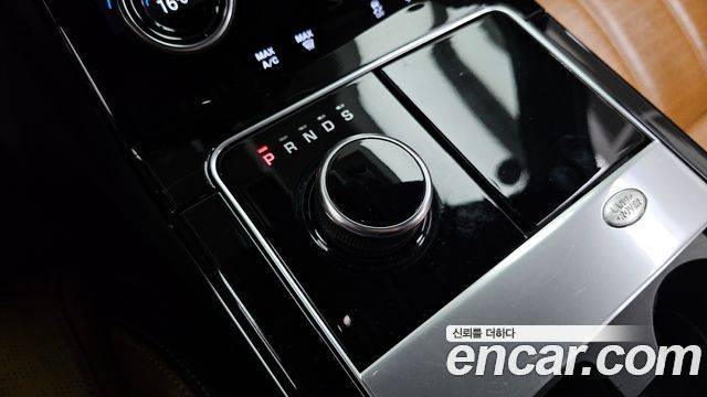 Land Rover Range Rover Velar 3.0 D300 R-Dynamic HSE 2018 — фото 9