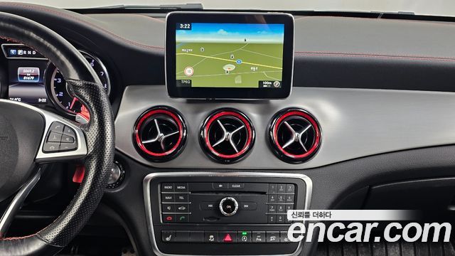 Mercedes-Benz GLA-Class (X156) GLA45 AMG 4MATIC 2016 — фото 14