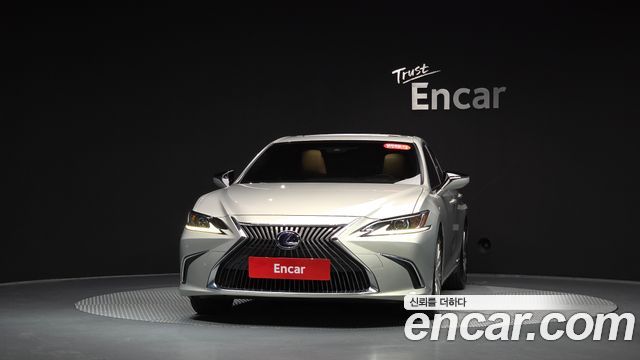 Lexus ES300h (VII) Luxury Plus 2020 — фото 3