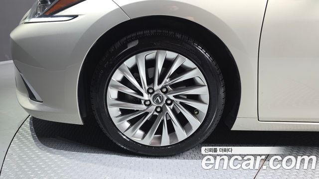 Lexus ES300h (VII) Luxury Plus 2020 — фото 5
