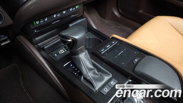 Lexus ES300h (VII) Luxury Plus 2020 — фото 9