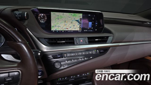 Lexus ES300h (VII) Luxury Plus 2020 — фото 18