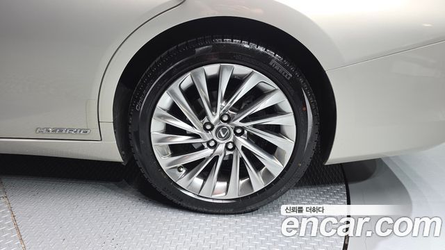 Lexus ES300h (VII) Luxury Plus 2020 — фото 27