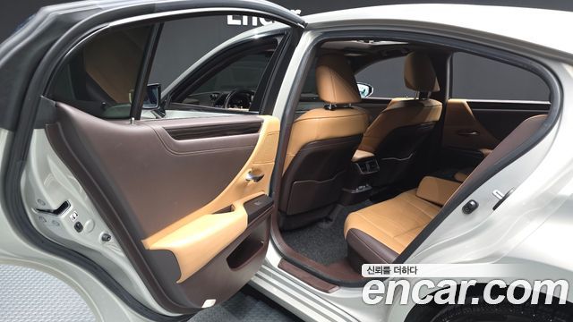 Lexus ES300h (VII) Luxury Plus 2020 — фото 32