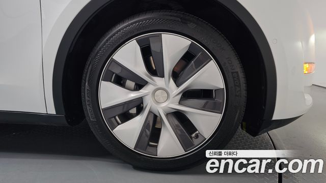 Tesla Model Y Long Range AWD 2022 — фото 21