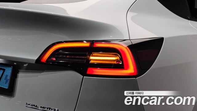 Tesla Model Y Long Range AWD 2022 — фото 23