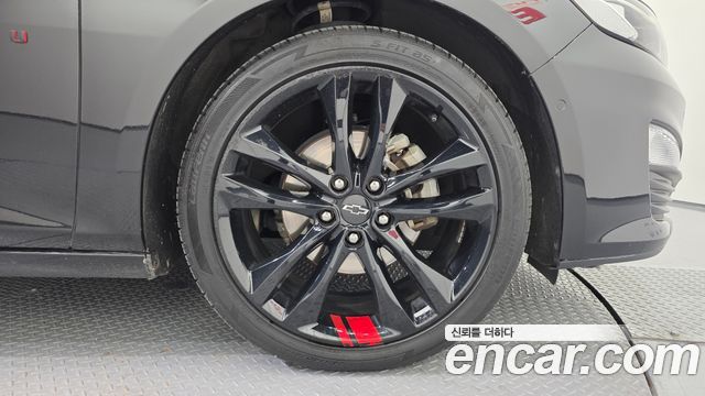 Chevrolet Malibu 2.0 Turbo Redline 2021 — фото 21