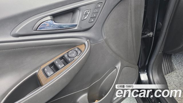 Chevrolet Malibu 2.0 Turbo Redline 2021 — фото 36