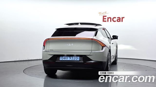 Kia EV6 Long Range 4WD Air 2022 — фото 4