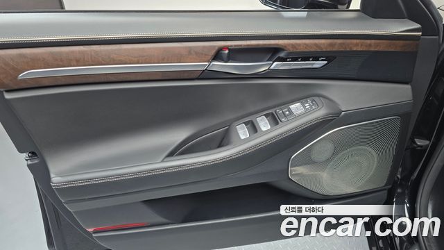 Genesis G90 5.0 AWD Prestige 2021 — фото 24