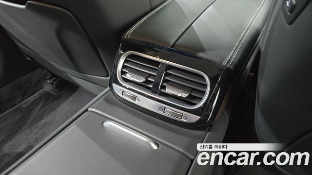Genesis G90 5.0 AWD Prestige 2021 — фото 31
