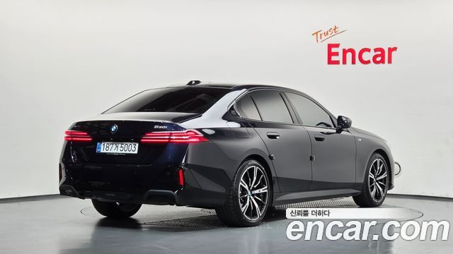 BMW 5 Series (G60) 530e xDrive M Sport 2025 — фото 2