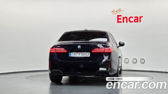 BMW 5 Series (G60) 530e xDrive M Sport 2025 — фото 4