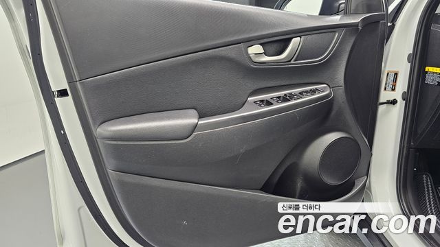Hyundai Kona 1.6 Turbo 2WD Modern Art 2018 — фото 24