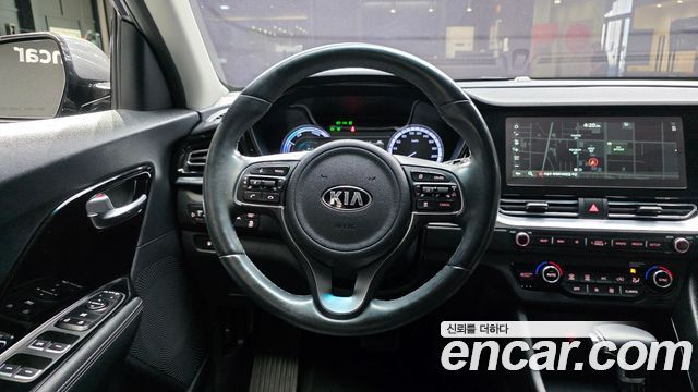 Kia Niro 1.6 HEV Prestige 2020 — фото 14