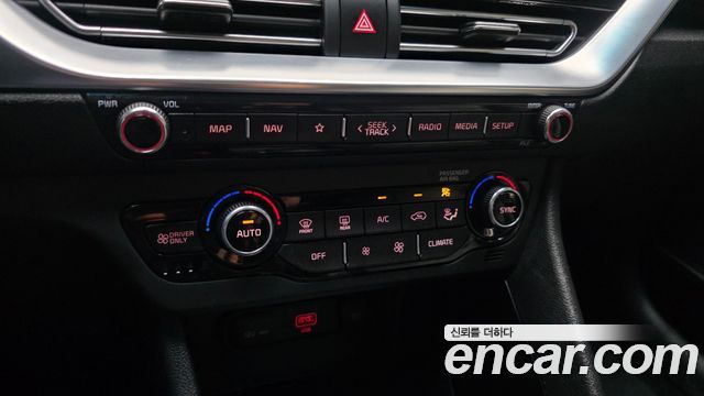 Kia Niro 1.6 HEV Prestige 2020 — фото 16