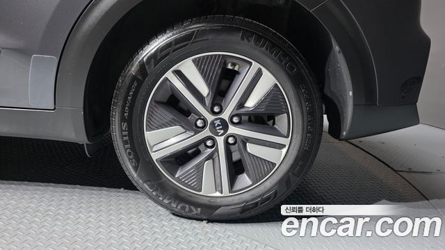 Kia Niro 1.6 HEV Prestige 2020 — фото 21