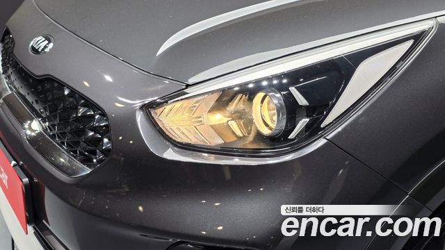 Kia Niro 1.6 HEV Prestige 2020 — фото 22