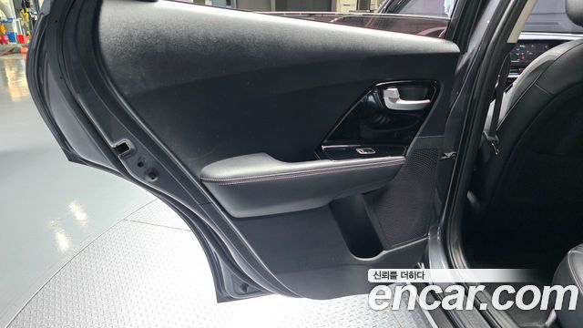 Kia Niro 1.6 HEV Prestige 2020 — фото 25
