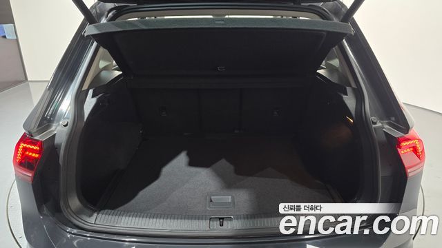 Volkswagen Tiguan (II) 2.0 TDI Prestige 2020 — фото 29